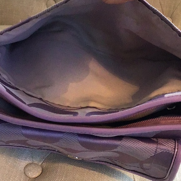 Coach  great condition - Picture 8 of 9